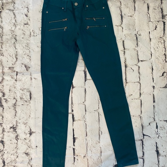 Jeans - Picture 4 of 5